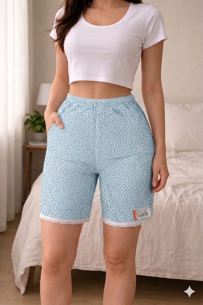 شورت نسائي طوله لنص الفخد متوفر بمقاسات مختلفة مزين بدونتيل خفيف قطن ١٠٠